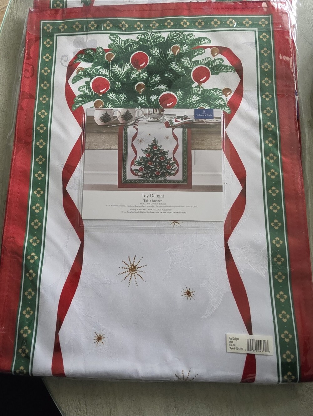 Villeroy And Boch Holiday Table Runner - Red & Green. 13 IN X 70 INCH. BRAND NEW